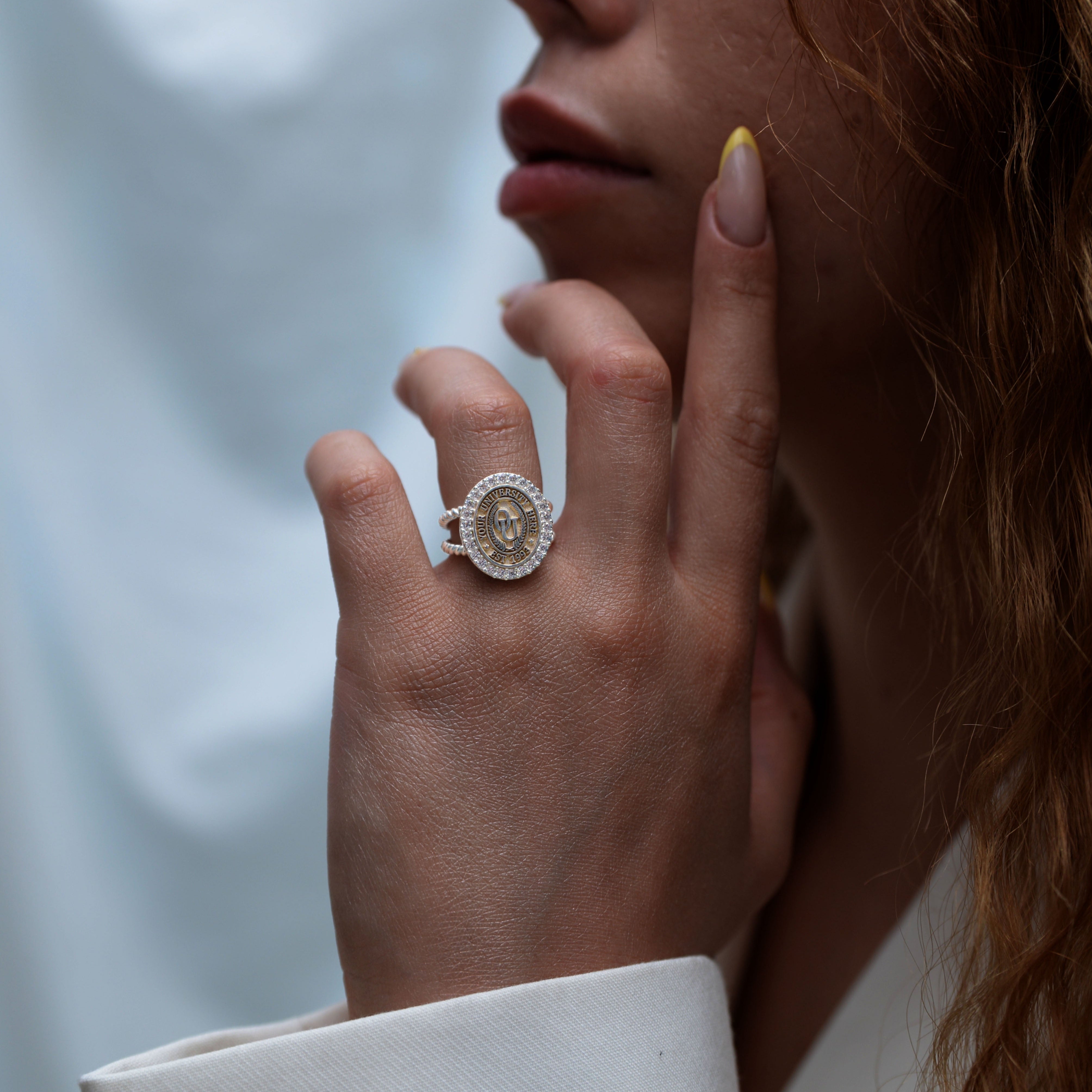 Circum Oval | V-Rope Band Custom College Ring