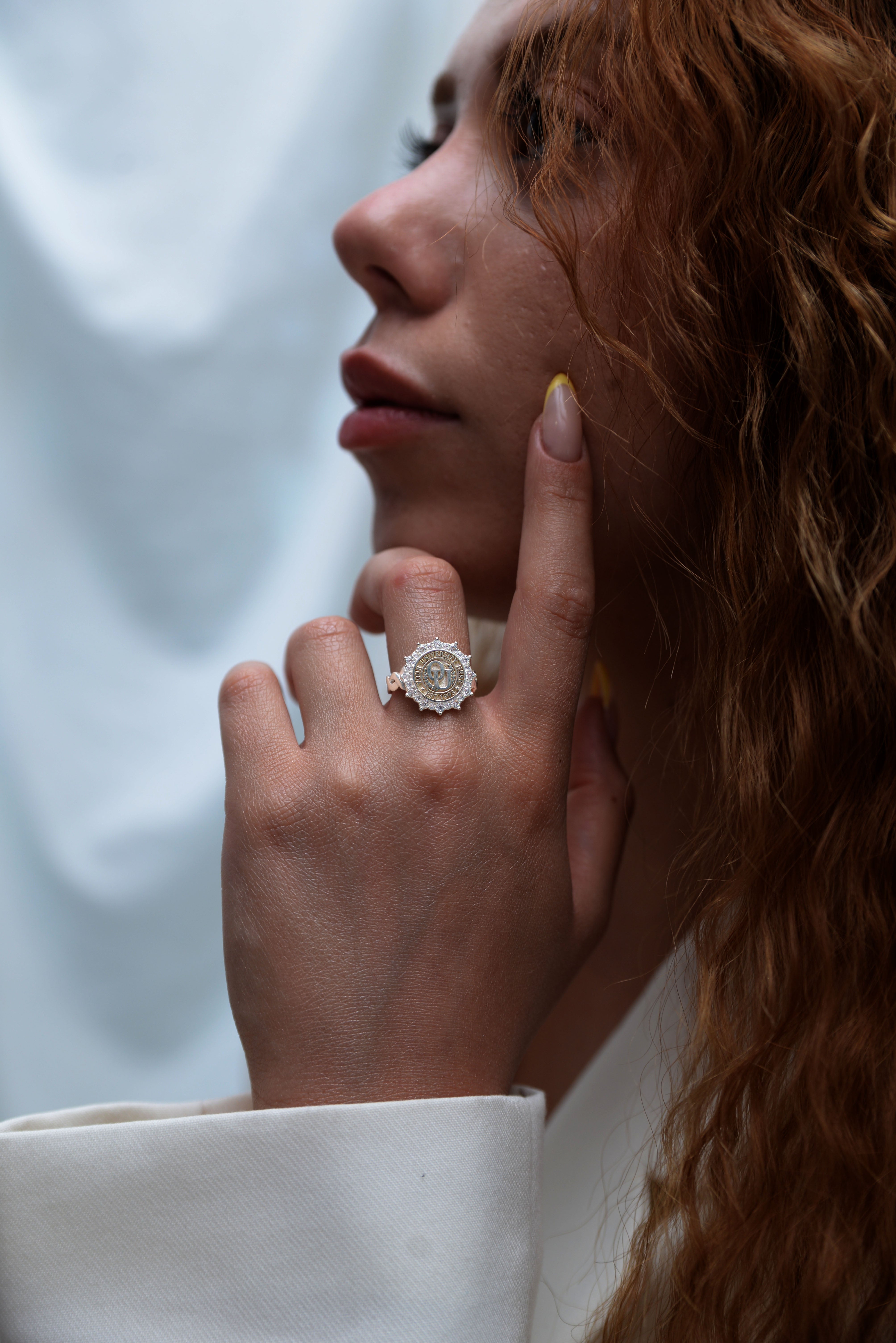 Attraente | Infinity Loop Band Custom College Ring